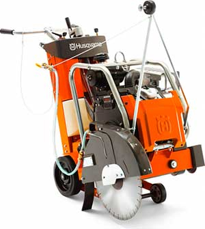 Резчик швов HUSQVARNA FS-524 в прокат в Луганске. У нас лучшая цена за сутки! Возможность взять в аренду с выгодной скидкой до 40% при экспресс доставке 24/7. И помните, ночью стоимость еще дешевле на 30%! #арендапрокат #виброплита #выгодно